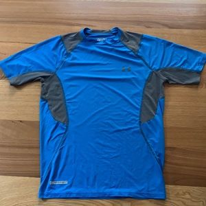 Under Armour Men’s medium heatgear shirt